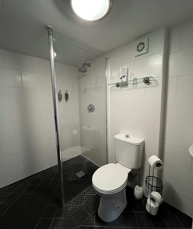 Eave Suite - Ensuite Bathroom