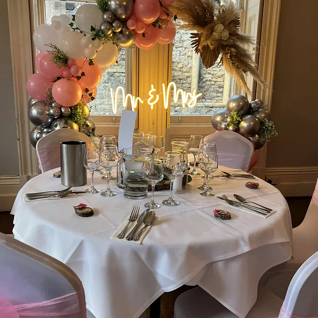 Wedding reception table setting