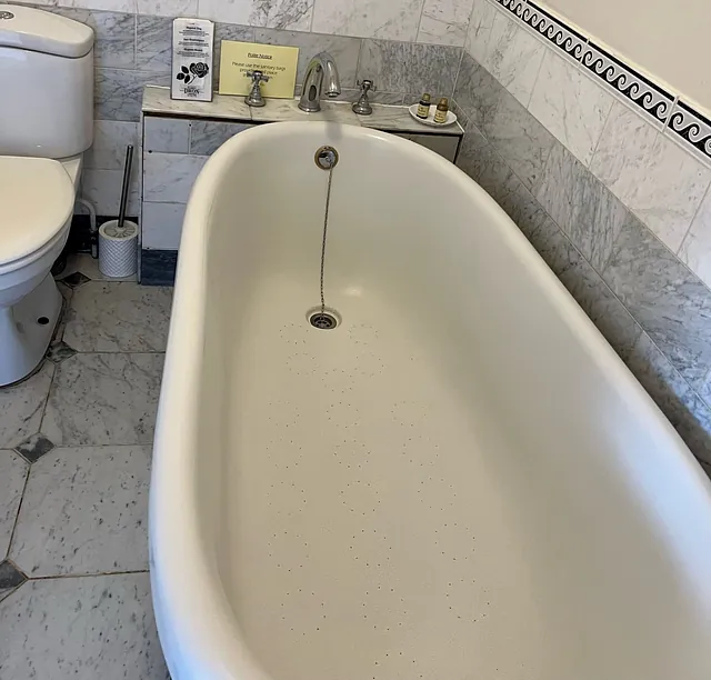 Double Room - Ensuite Bathroom