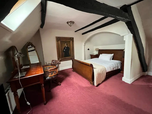 Eave Suite